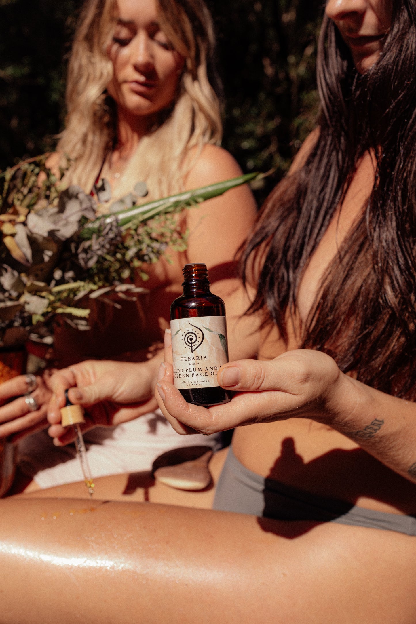 .: Kakadu Plum & Rose Golden Face Oil :.
